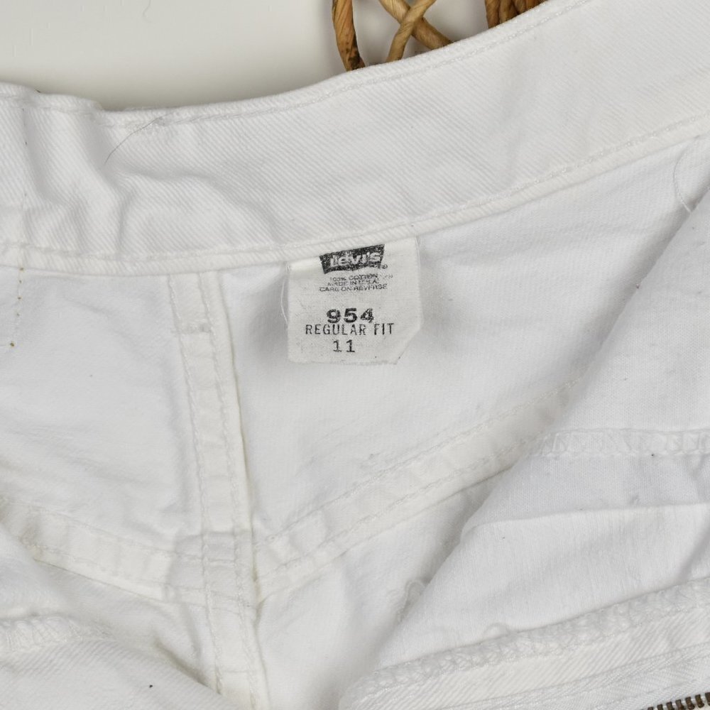 Vintage Orange Tab Levi's 954 White Cuffed Denim Shorts - Picture 4 of 6